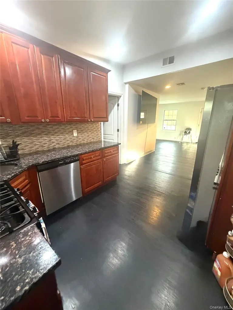 1013 Merriam Road Bay Shore NY 11706