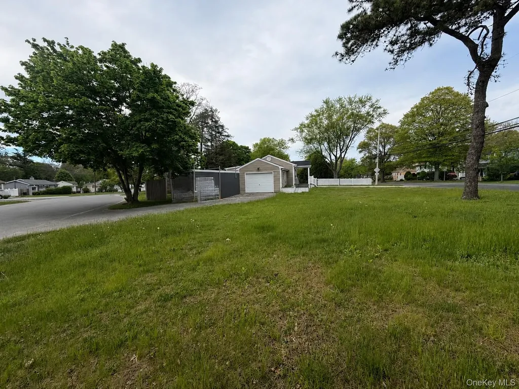1013 Merriam Road Bay Shore NY 11706