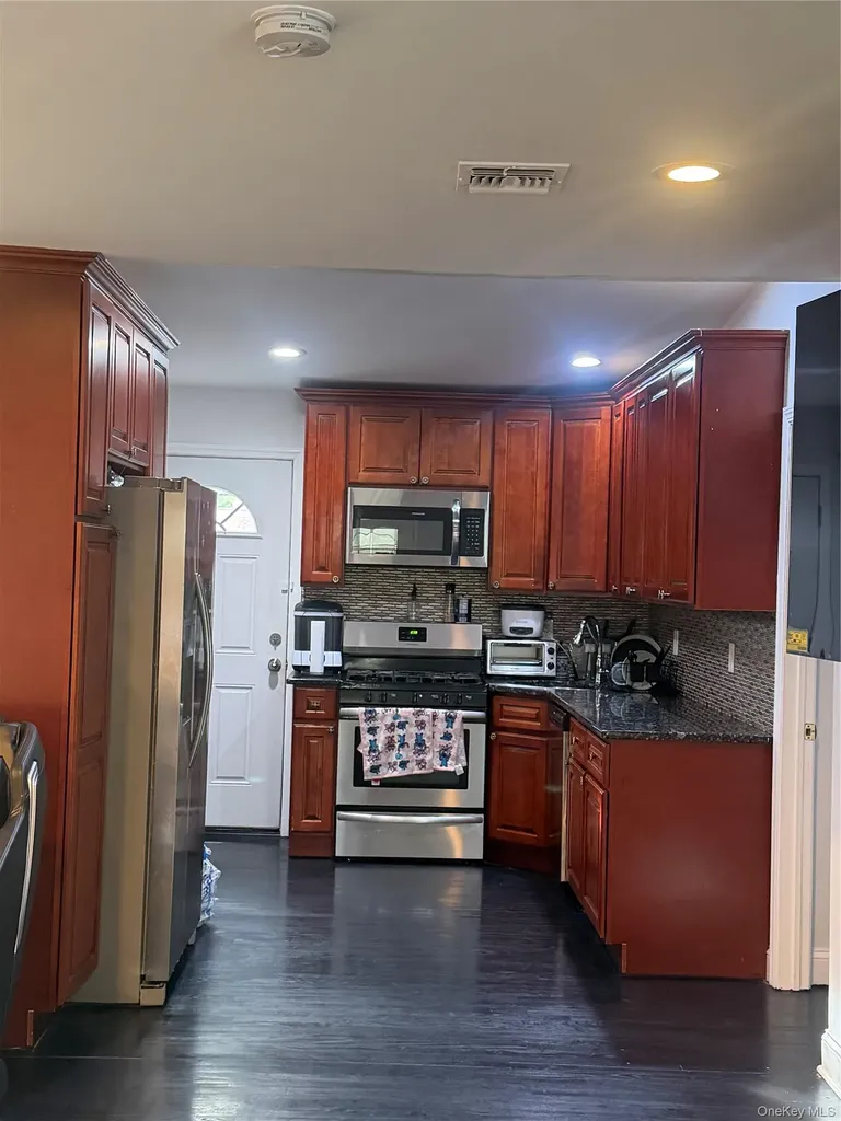 1013 Merriam Road Bay Shore NY 11706