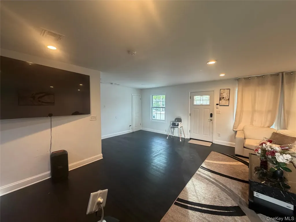 1013 Merriam Road Bay Shore NY 11706
