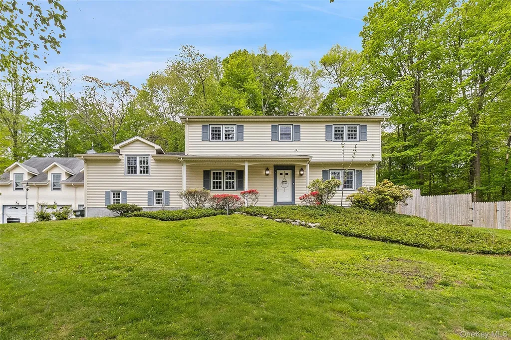 2 Watergate Drive Amawalk NY 10501