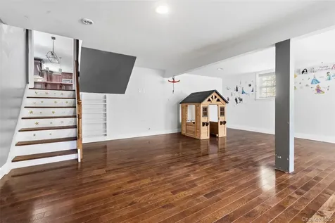 2 Watergate Drive Amawalk NY 10501