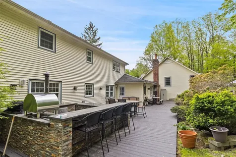 2 Watergate Drive Amawalk NY 10501