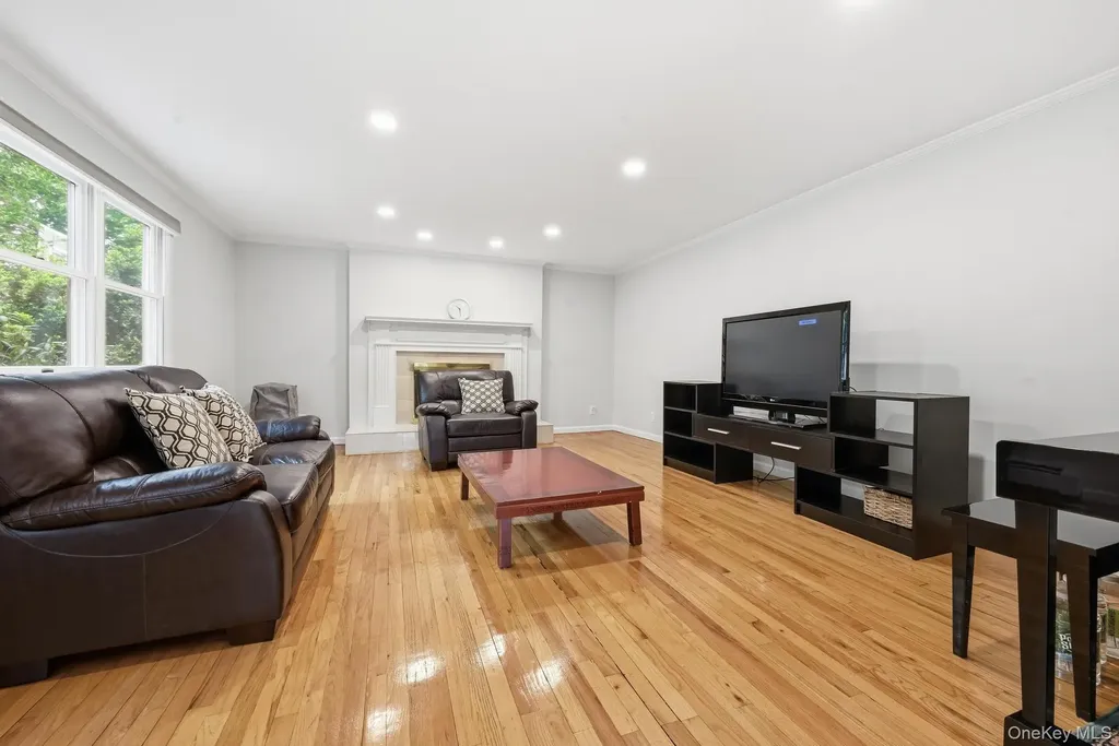 249 N 6th Street Bethpage NY 11714