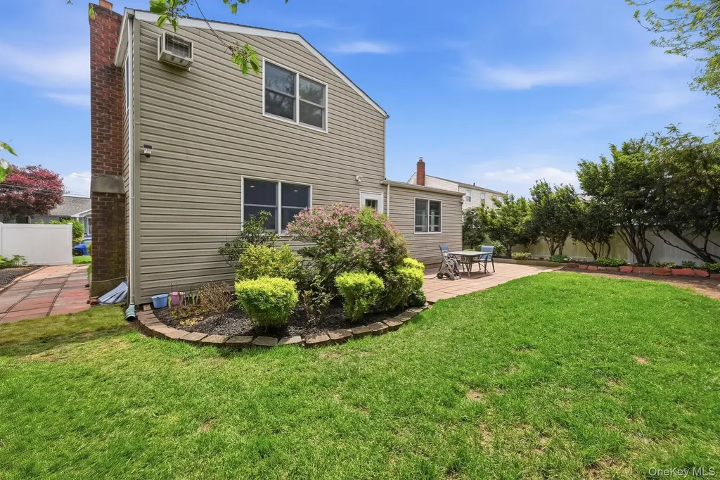 249 N 6th Street Bethpage NY 11714