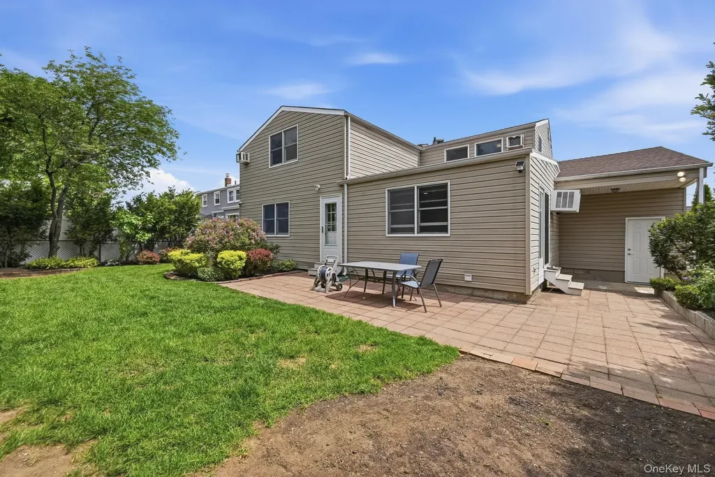 249 N 6th Street Bethpage NY 11714