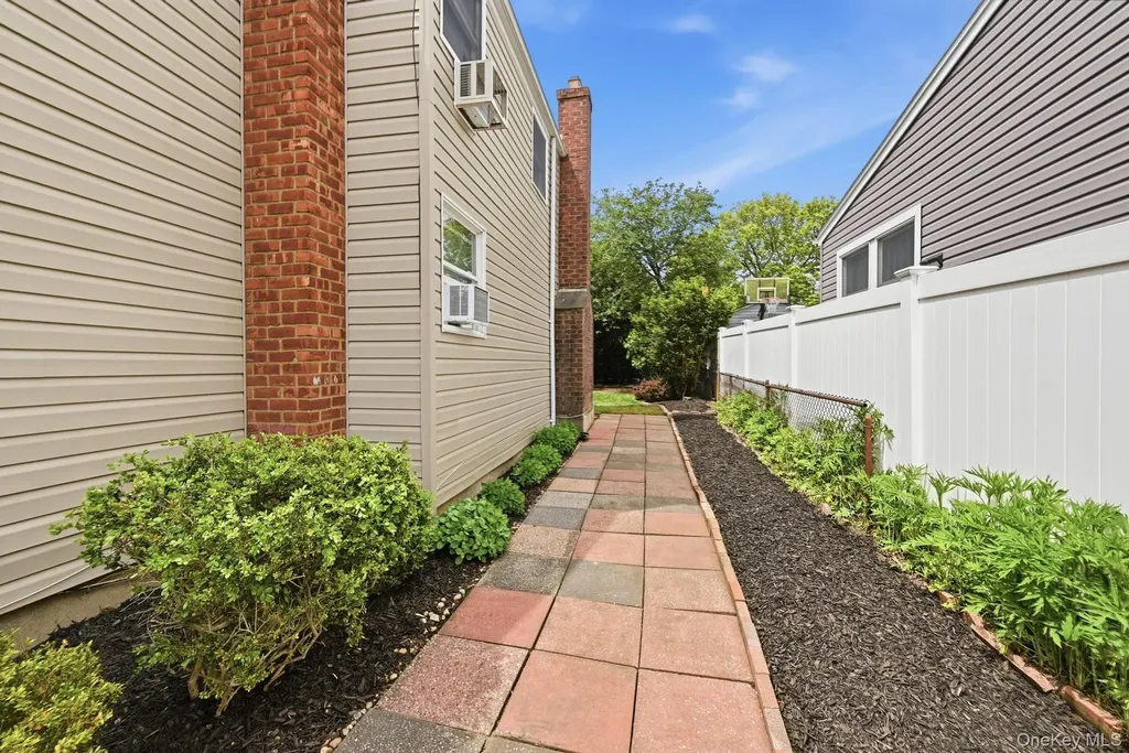 249 N 6th Street Bethpage NY 11714