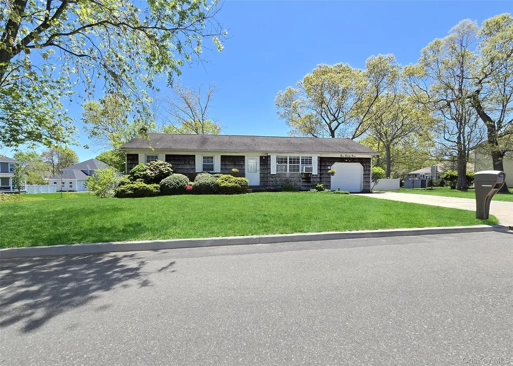 199 Stanley Drive Centereach NY 11720