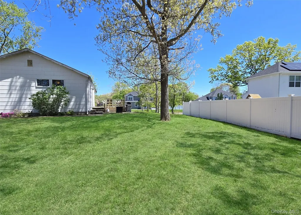199 Stanley Drive Centereach NY 11720