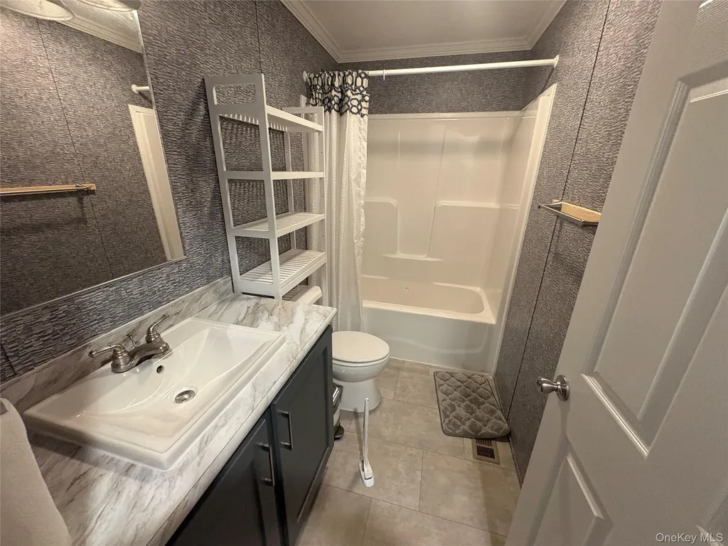 40 Fourth Street Godeffroy NY 12729
