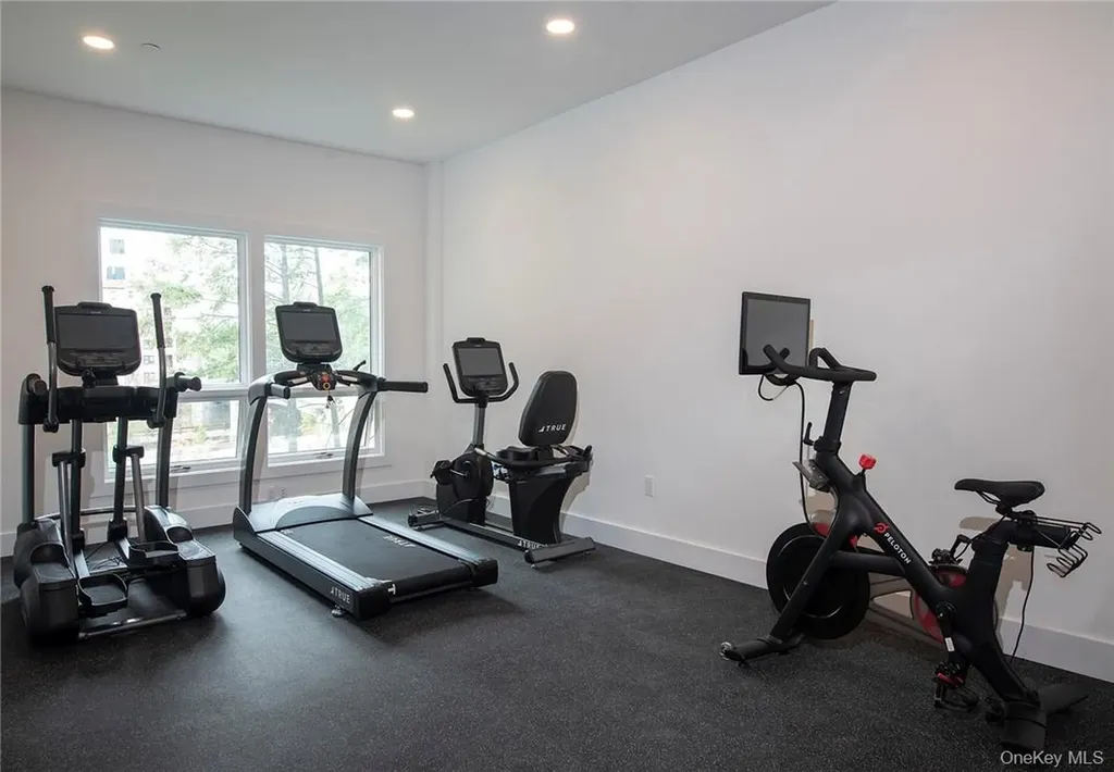 8 Boulevard W Pelham NY 10803