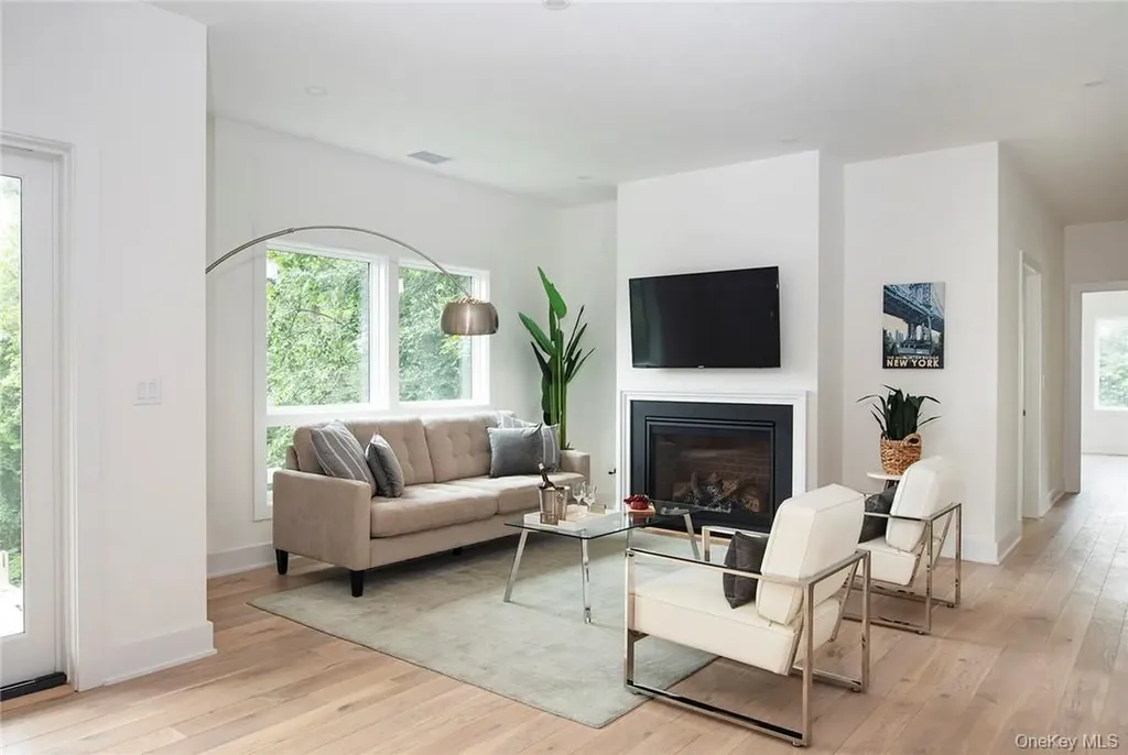 8 Boulevard W Pelham NY 10803