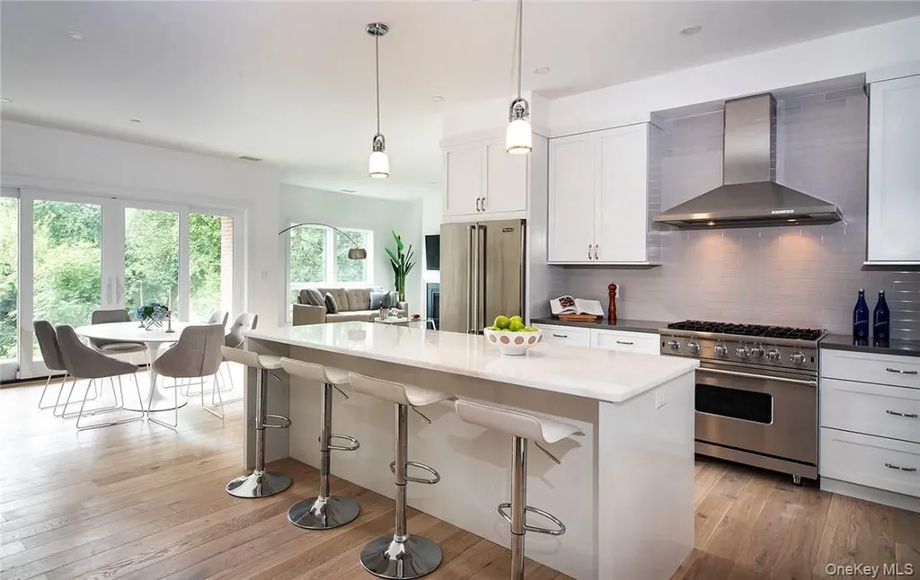 8 Boulevard W Pelham NY 10803