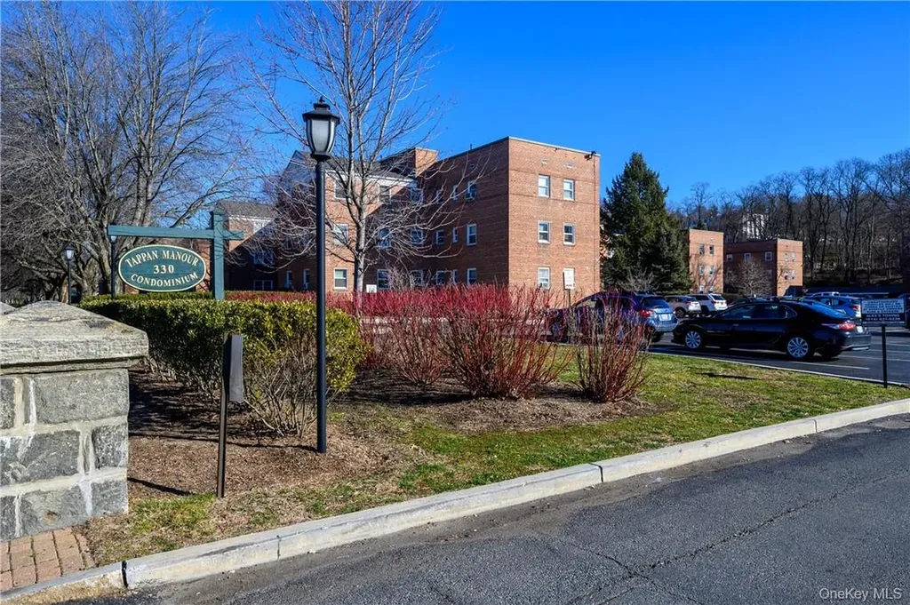 330 S Broadway Tarrytown NY 10591