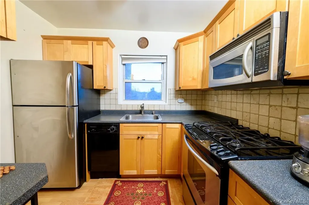 330 S Broadway Tarrytown NY 10591