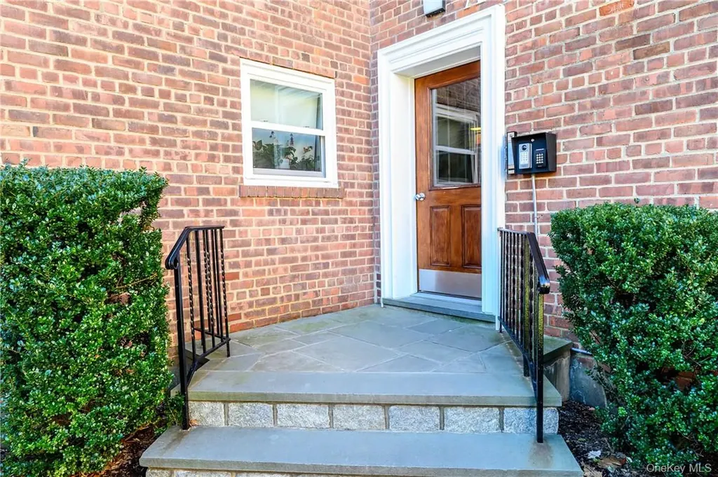 330 S Broadway Tarrytown NY 10591