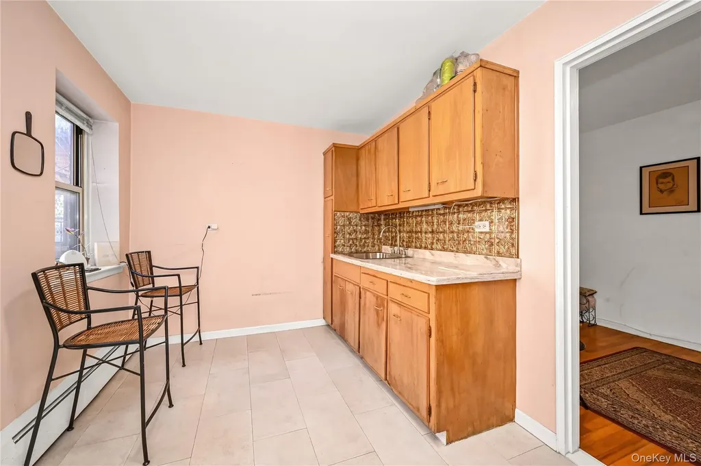 99-10 60ave Corona NY 11368