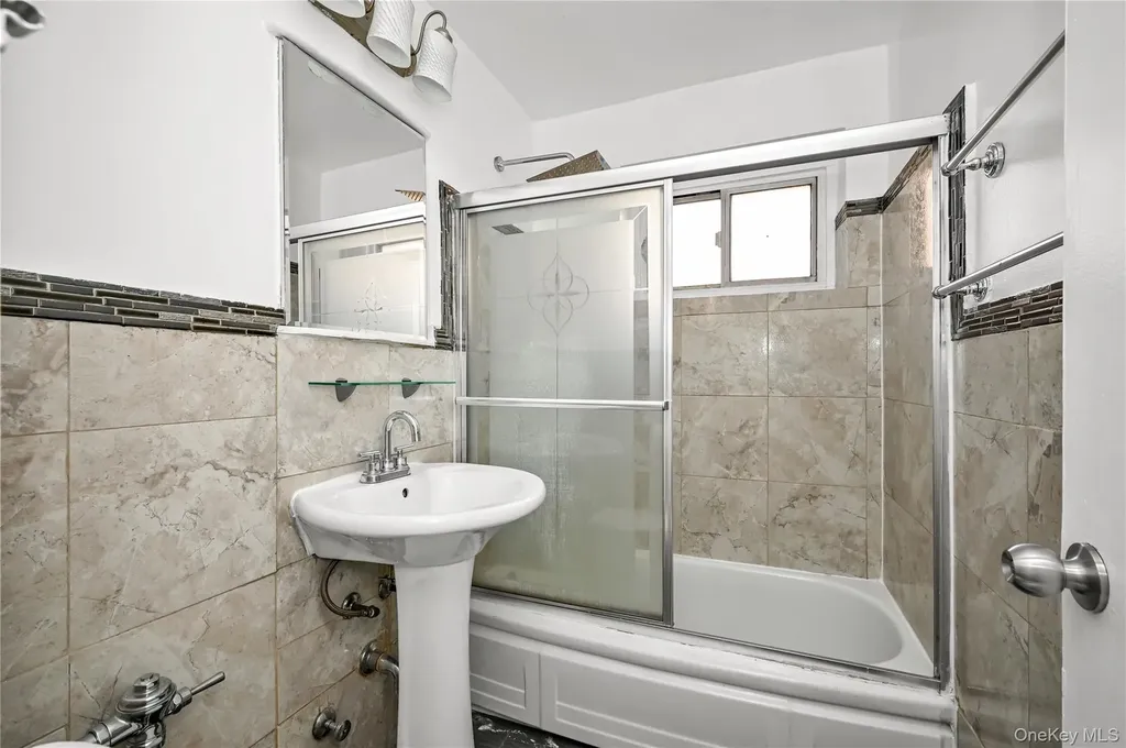 99-10 60ave Corona NY 11368