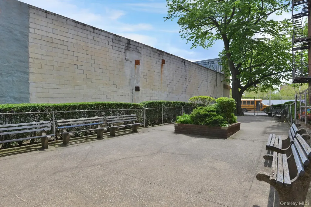 99-10 60ave Corona NY 11368