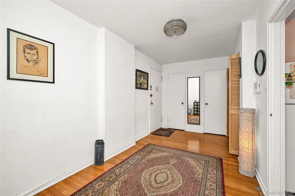99-10 60ave Corona NY 11368
