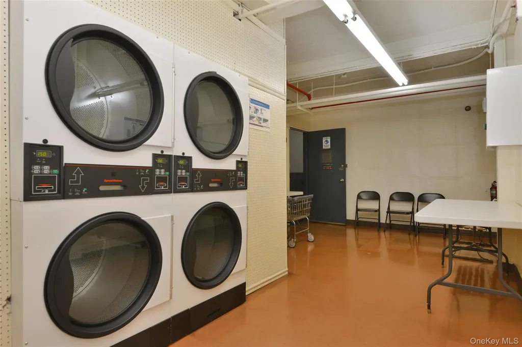 99-10 60ave Corona NY 11368