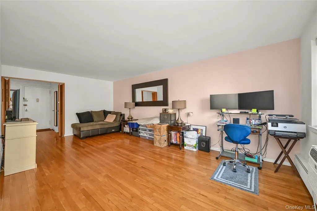 99-10 60ave Corona NY 11368