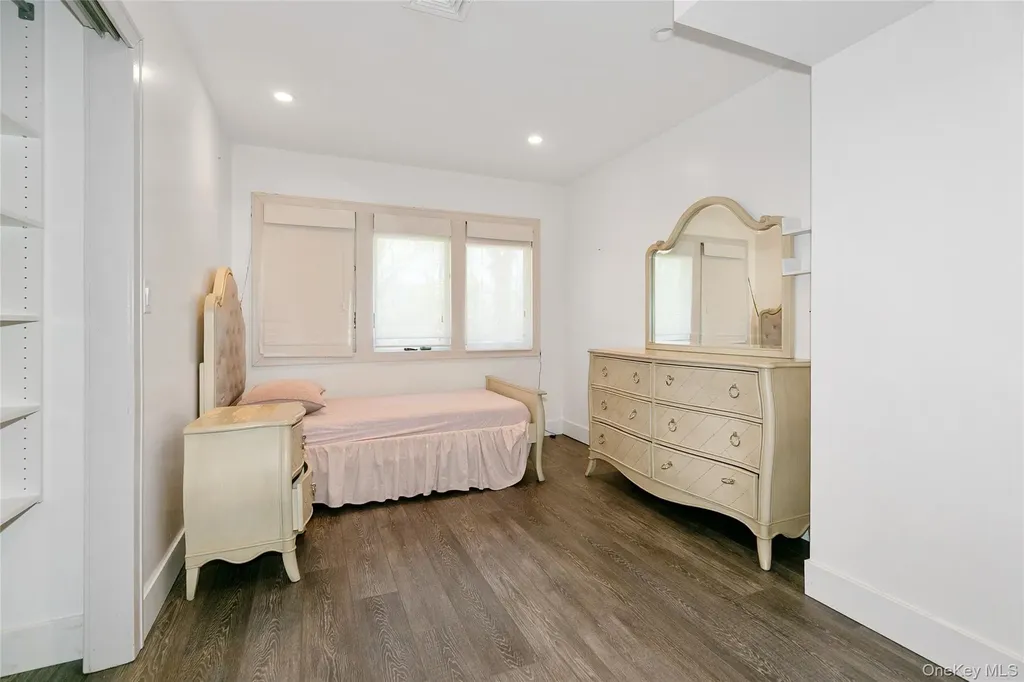 22 Olive Street Great Neck NY 11020