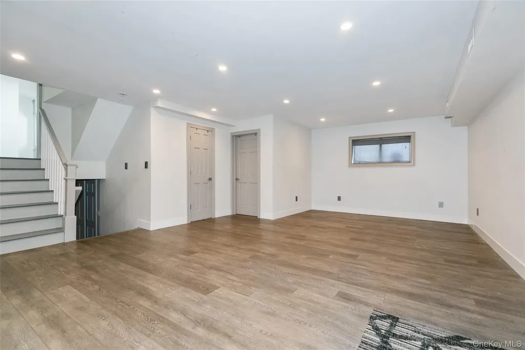 22 Olive Street Great Neck NY 11020