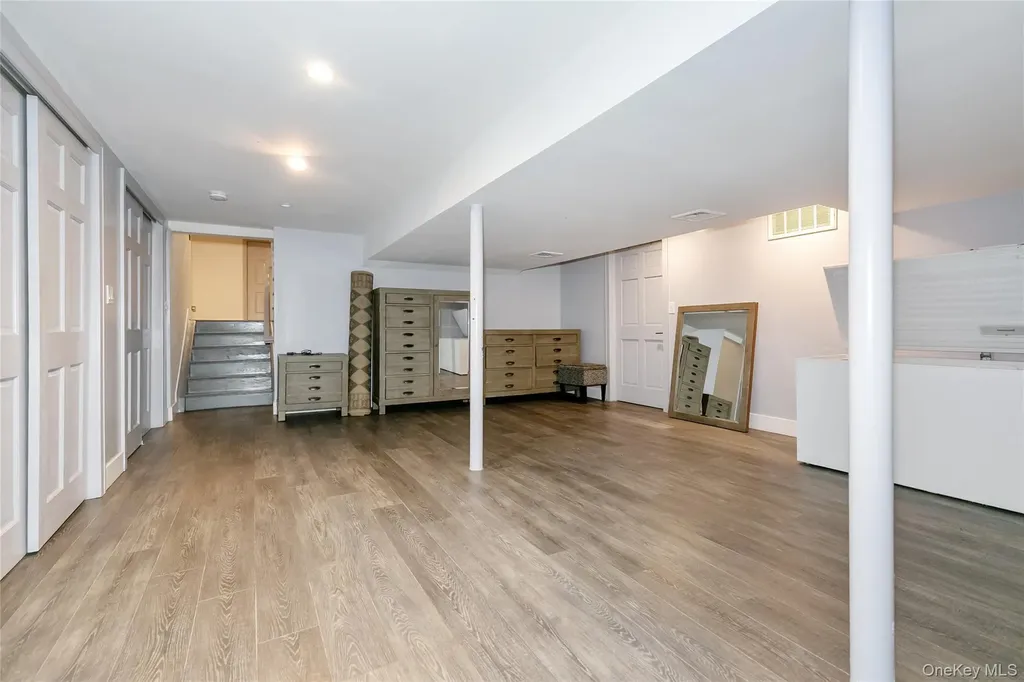 22 Olive Street Great Neck NY 11020