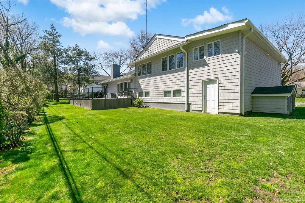 22 Olive Street Great Neck NY 11020