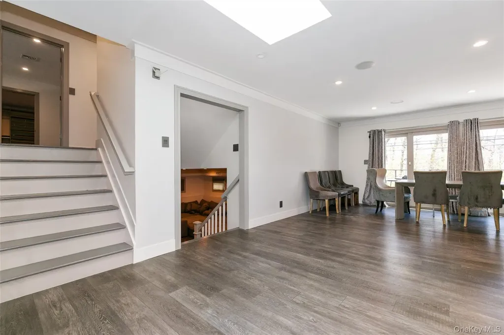 22 Olive Street Great Neck NY 11020
