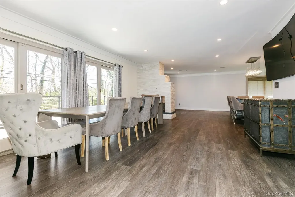 22 Olive Street Great Neck NY 11020