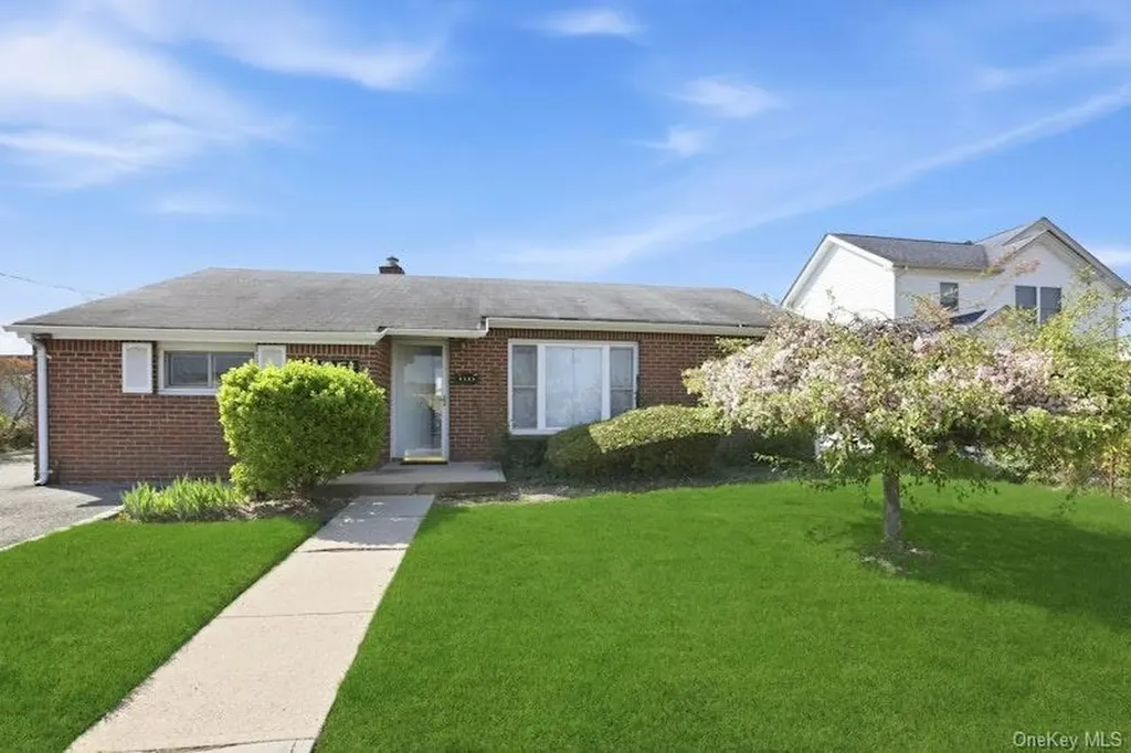 4169 Iris Place Bethpage NY 11714