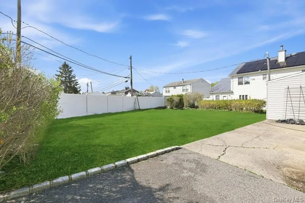 4169 Iris Place Bethpage NY 11714