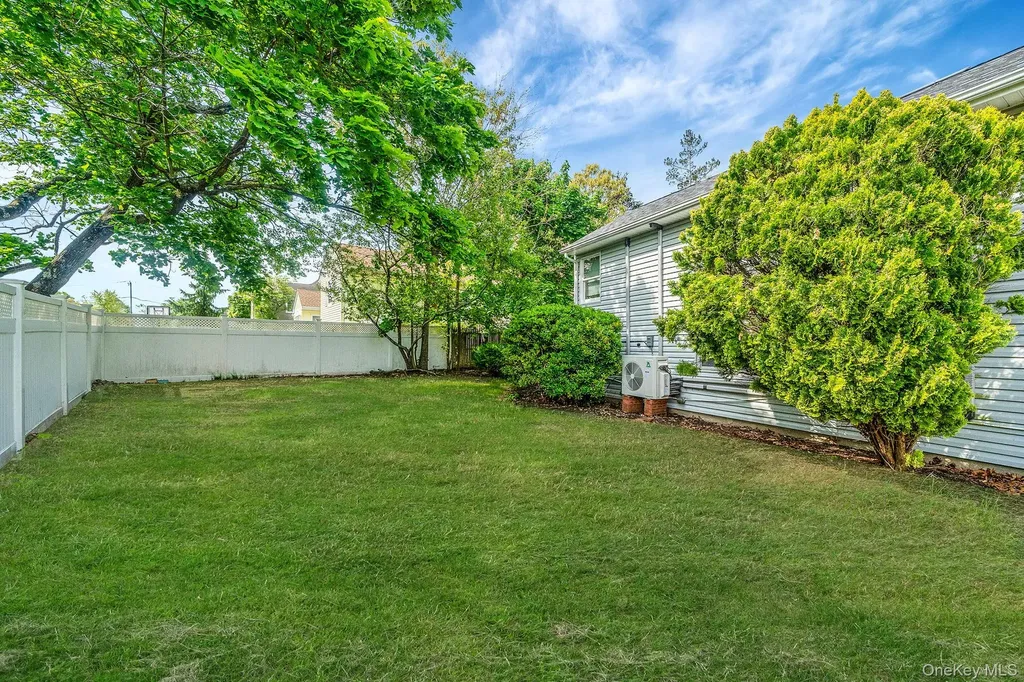 52 Garden Lane Centereach NY 11720