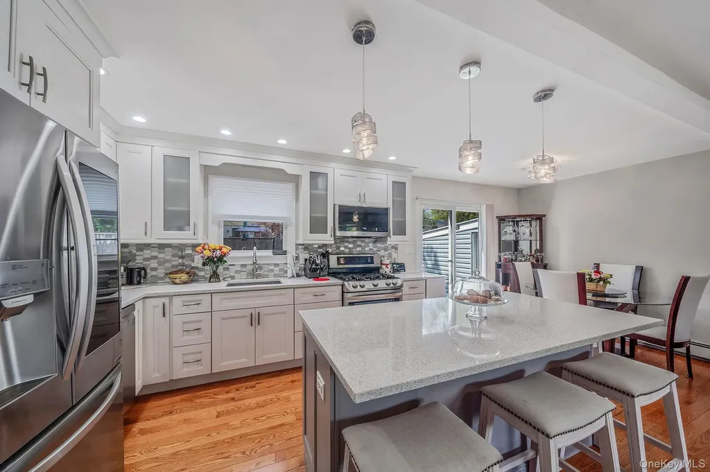 52 Garden Lane Centereach NY 11720