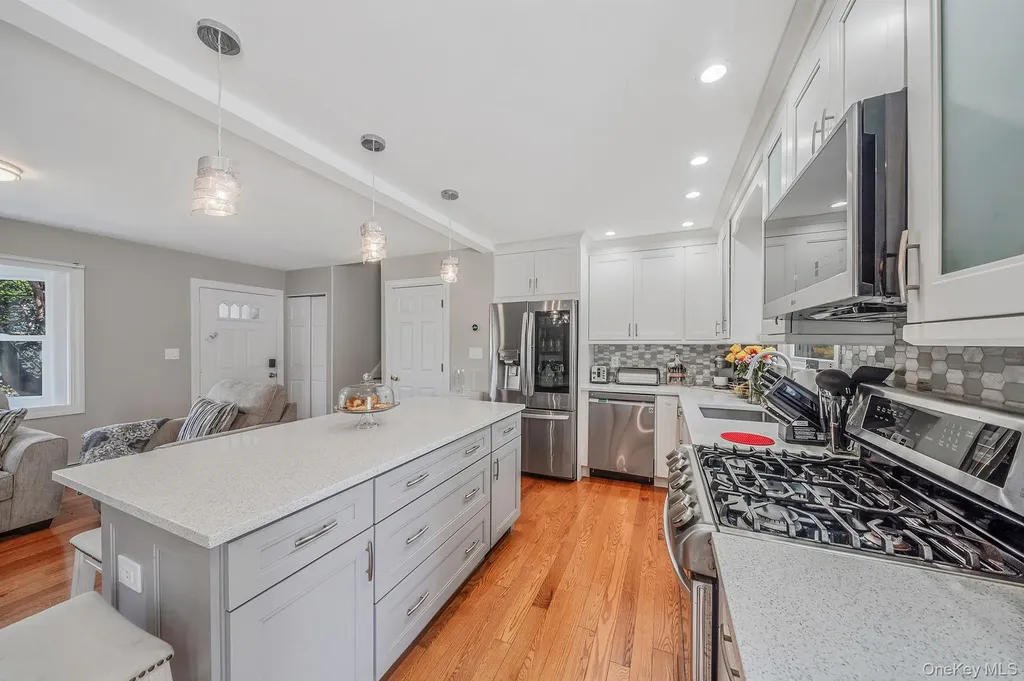 52 Garden Lane Centereach NY 11720