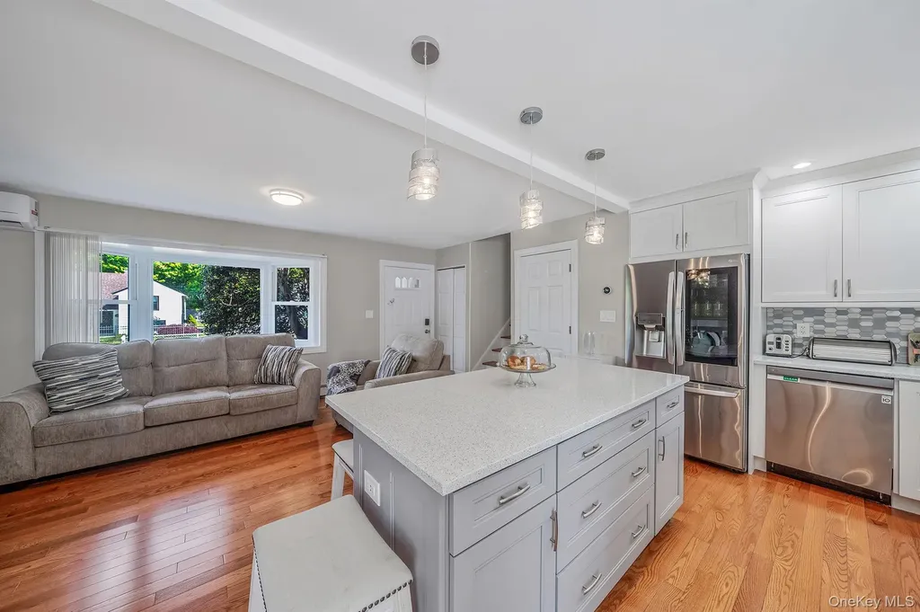 52 Garden Lane Centereach NY 11720