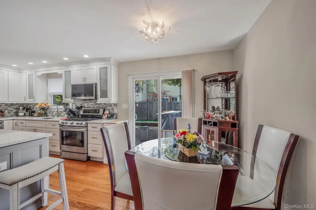 52 Garden Lane Centereach NY 11720