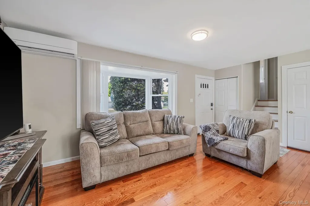 52 Garden Lane Centereach NY 11720