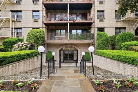 2261 Palmer Avenue New Rochelle NY 10801