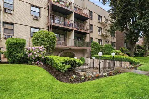 2261 Palmer Avenue New Rochelle NY 10801