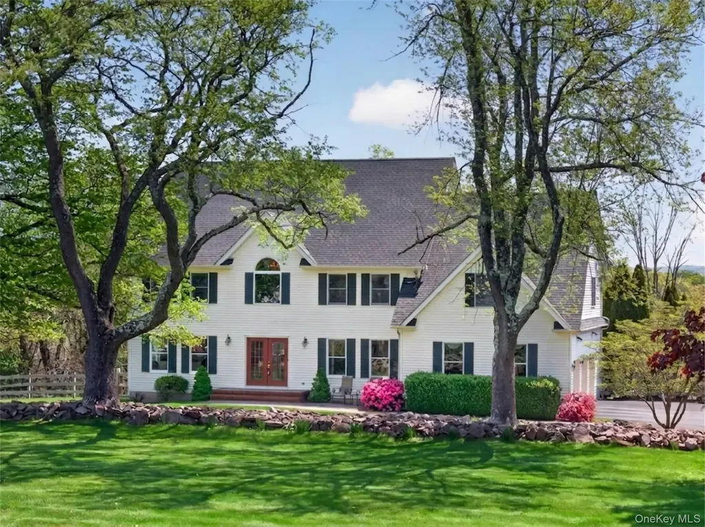 18 Almond Tree Lane Warwick NY 10990