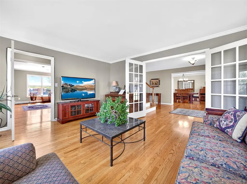 18 Almond Tree Lane Warwick NY 10990