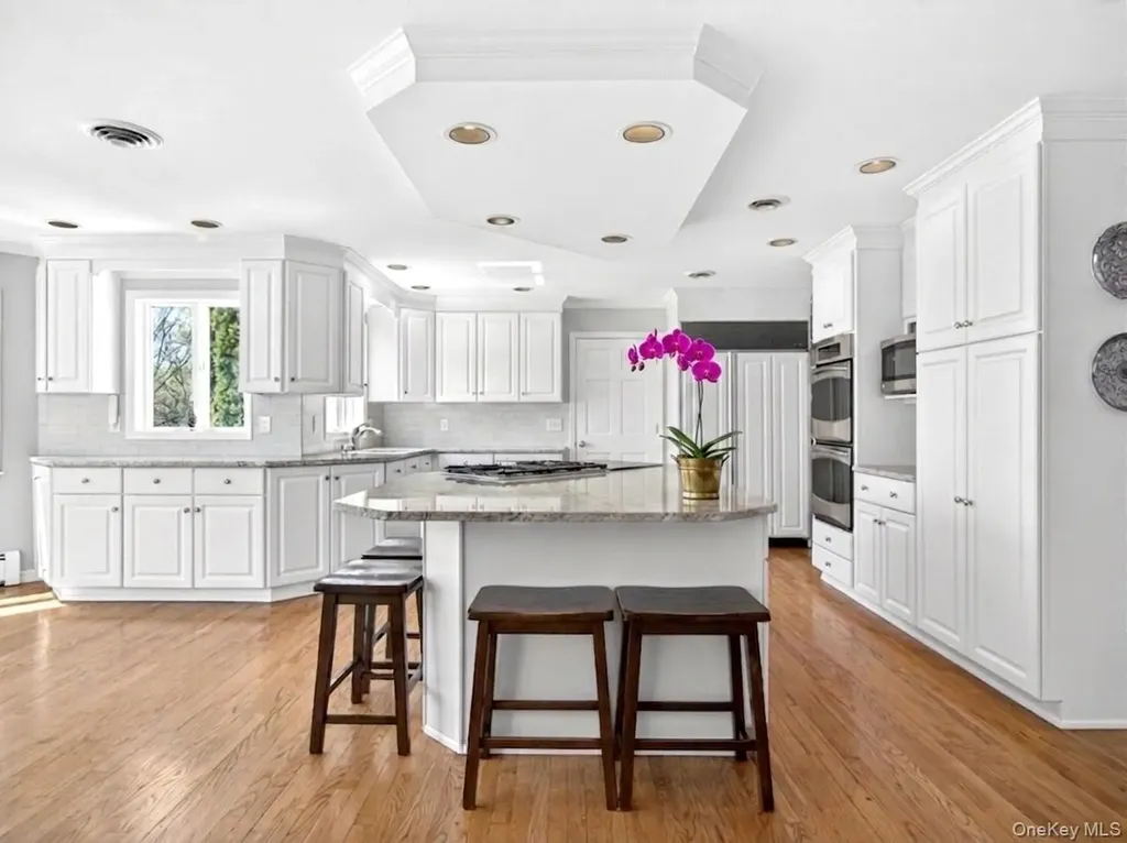 18 Almond Tree Lane Warwick NY 10990