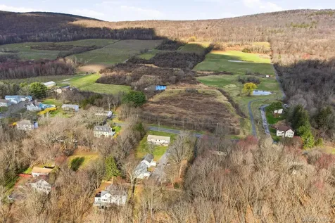 234 Vineyard Ave #230, Vineyard Avenue Highland NY 12528