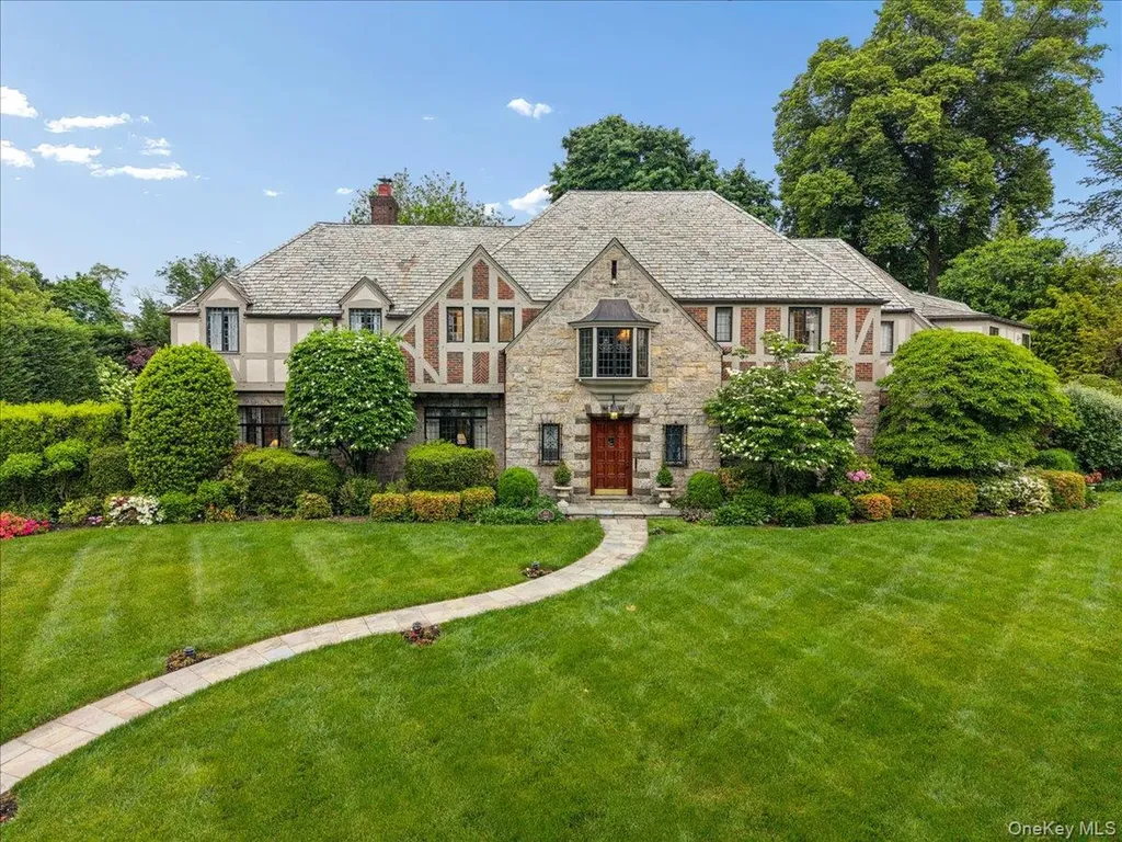 263 Corona Avenue Pelham NY 10803