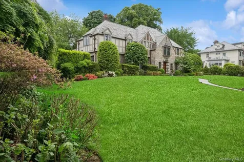 263 Corona Avenue Pelham NY 10803
