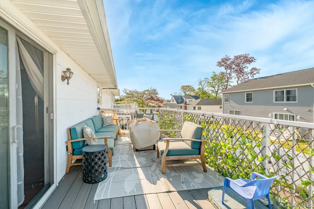 495 Windmill Avenue West Babylon NY 11704