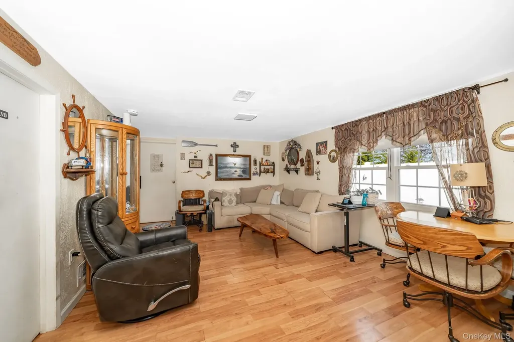 495 Windmill Avenue West Babylon NY 11704